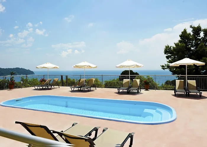 Nina Areti * Platanias (Skiathos)