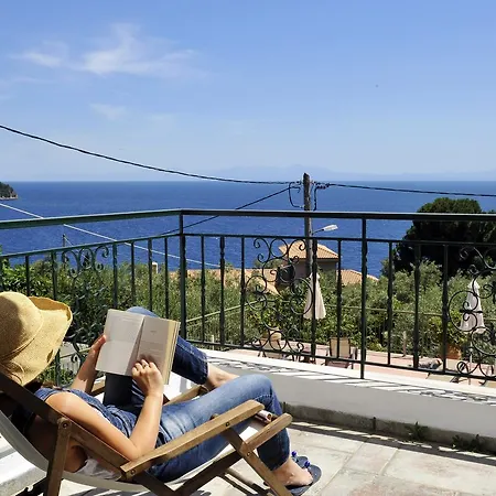 Hébergement de vacances Nina Areti *