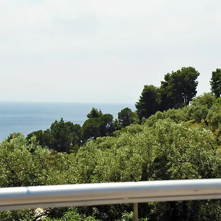 Nina Areti Hébergement de vacances